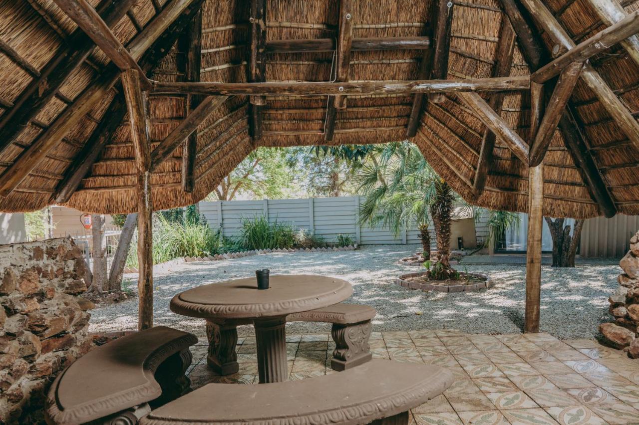 Cosy Cottages Guesthouse Почефструм Экстерьер фото