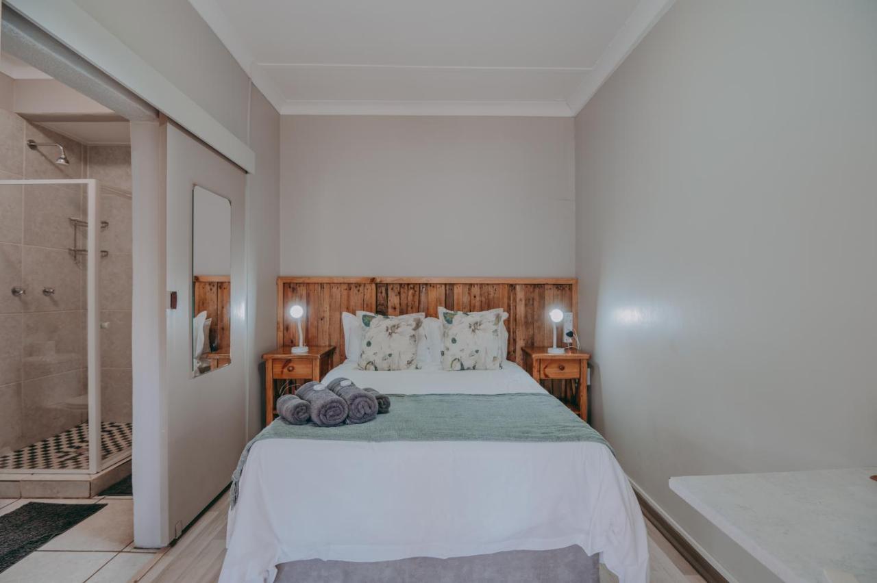 Cosy Cottages Guesthouse Почефструм Экстерьер фото