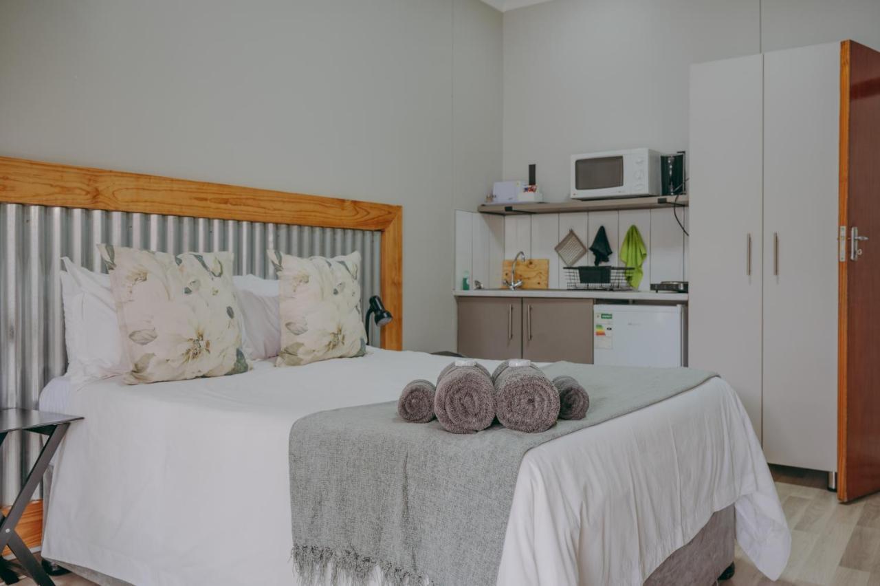 Cosy Cottages Guesthouse Почефструм Экстерьер фото
