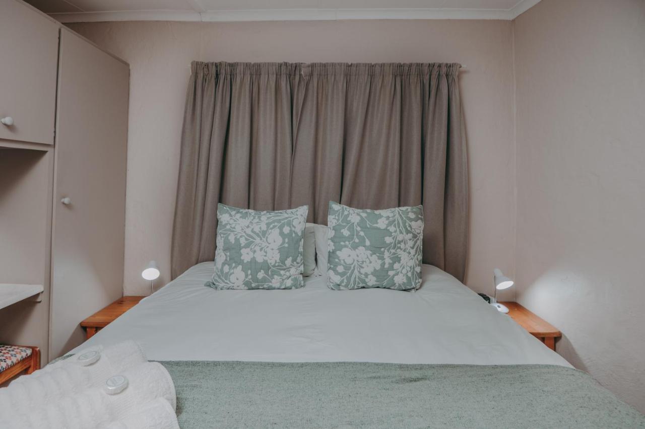 Cosy Cottages Guesthouse Почефструм Экстерьер фото