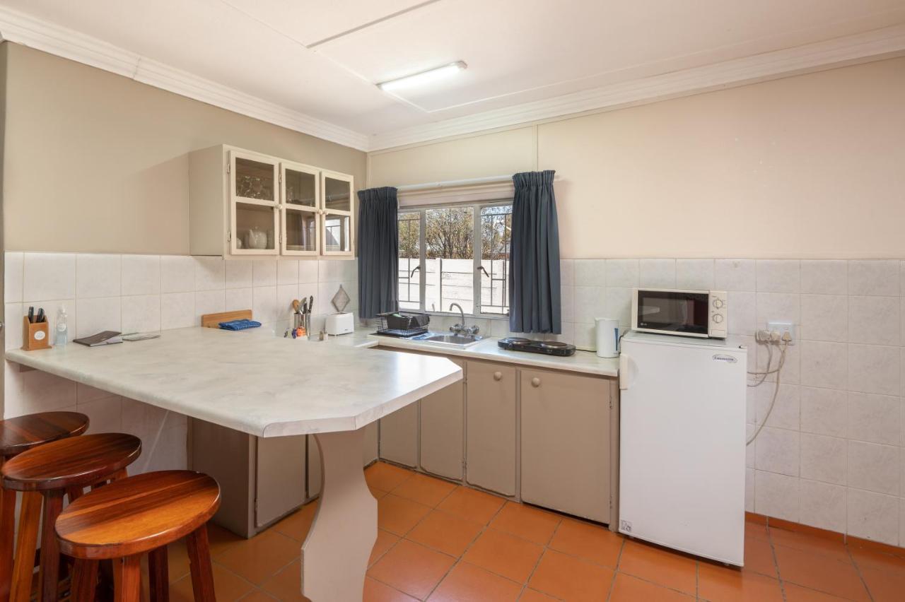 Cosy Cottages Guesthouse Почефструм Экстерьер фото