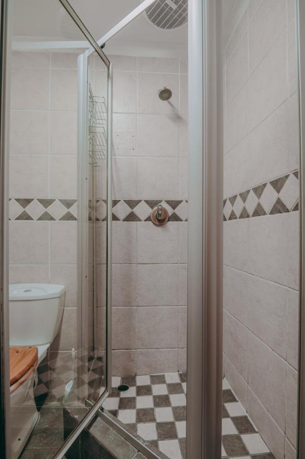 Cosy Cottages Guesthouse Почефструм Экстерьер фото