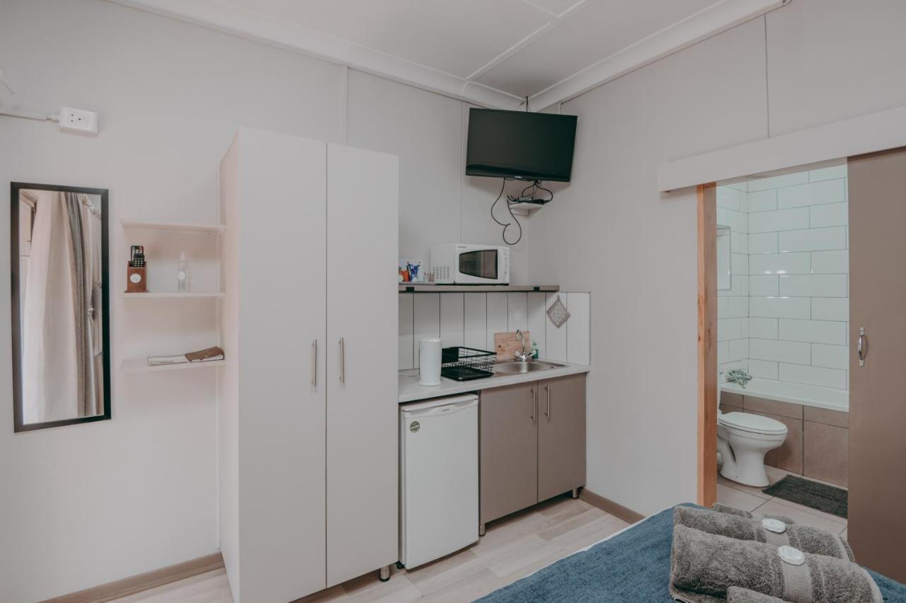 Cosy Cottages Guesthouse Почефструм Экстерьер фото